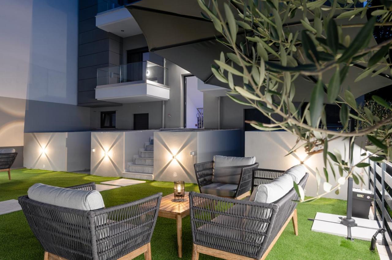 Blue Wave Luxury Suites Nea Iraklitsa Exterior photo