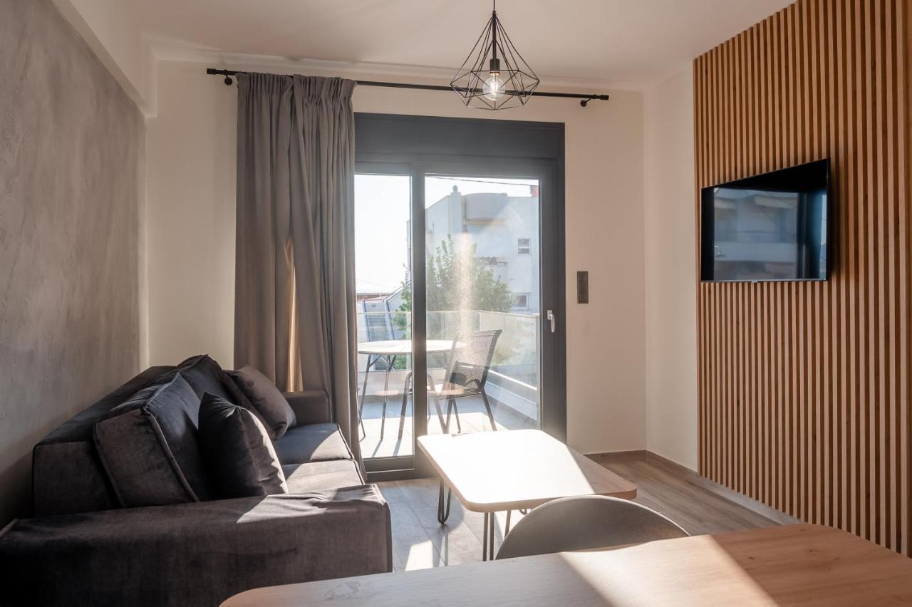 Blue Wave Luxury Suites Nea Iraklitsa Exterior photo