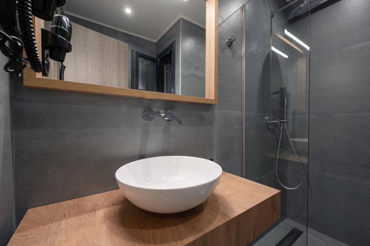 Blue Wave Luxury Suites Nea Iraklitsa Room photo