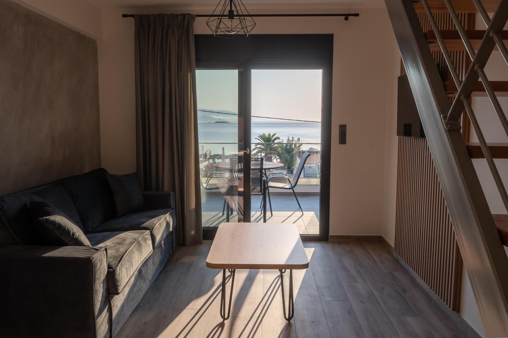 Blue Wave Luxury Suites Nea Iraklitsa Room photo